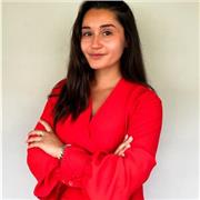 Laureata in giurisprudenza offre lezioni in qualsiasi ambito del diritto